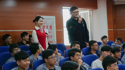 “高端培养共携手 国际合作铸星行”--戴姆勒铸星教育项目2018年漳州宣讲会在我校举行